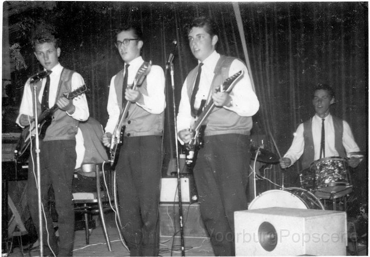 Sandy_Coast_Rockers-met_Johan_op_de_Piano-1963.jpg